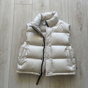 Aritzia Super World Super Puff Shorty Vest, size Small